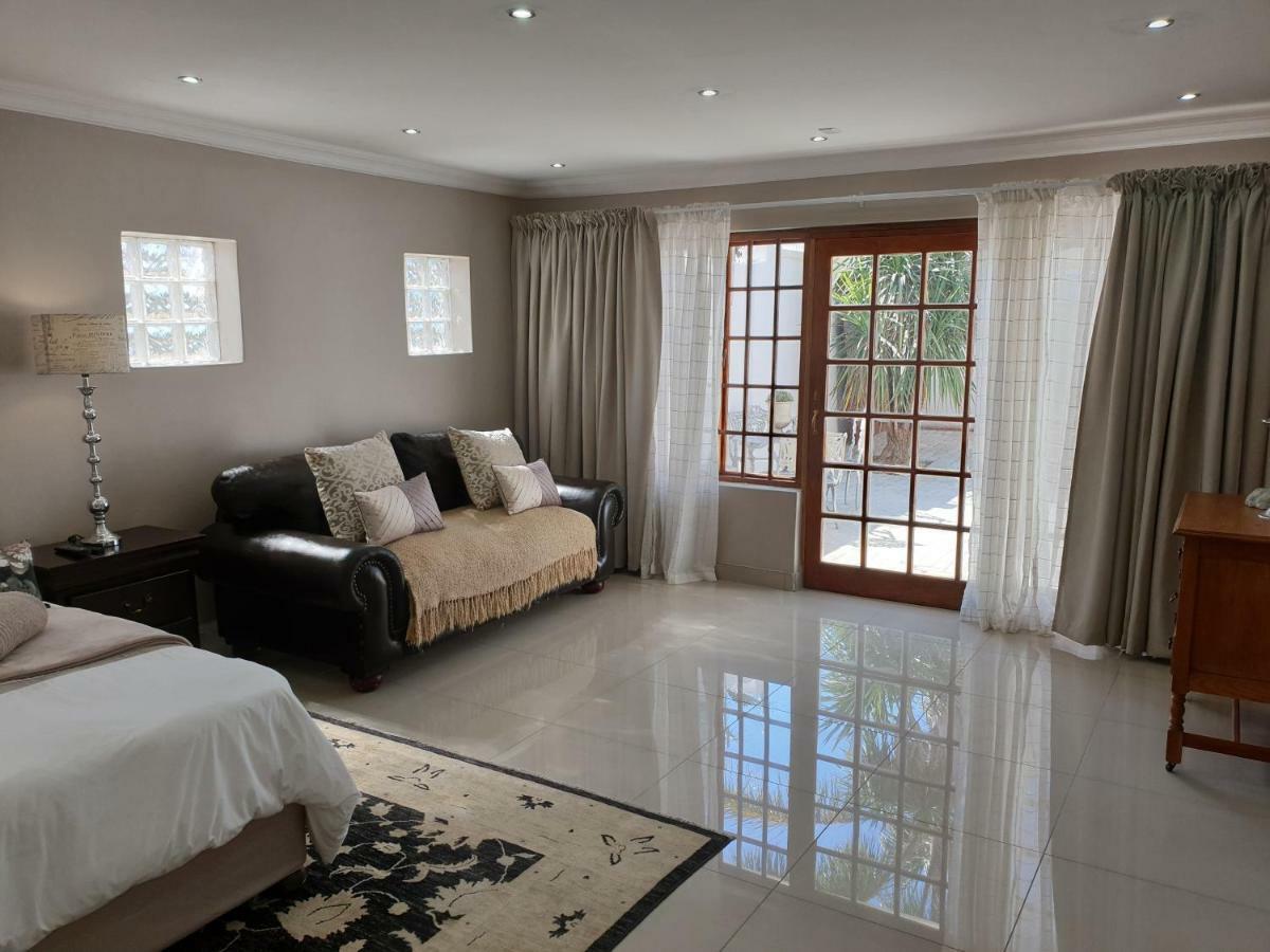 Pongola Road Self Catering Accommodation Uitenhage Buitenkant foto